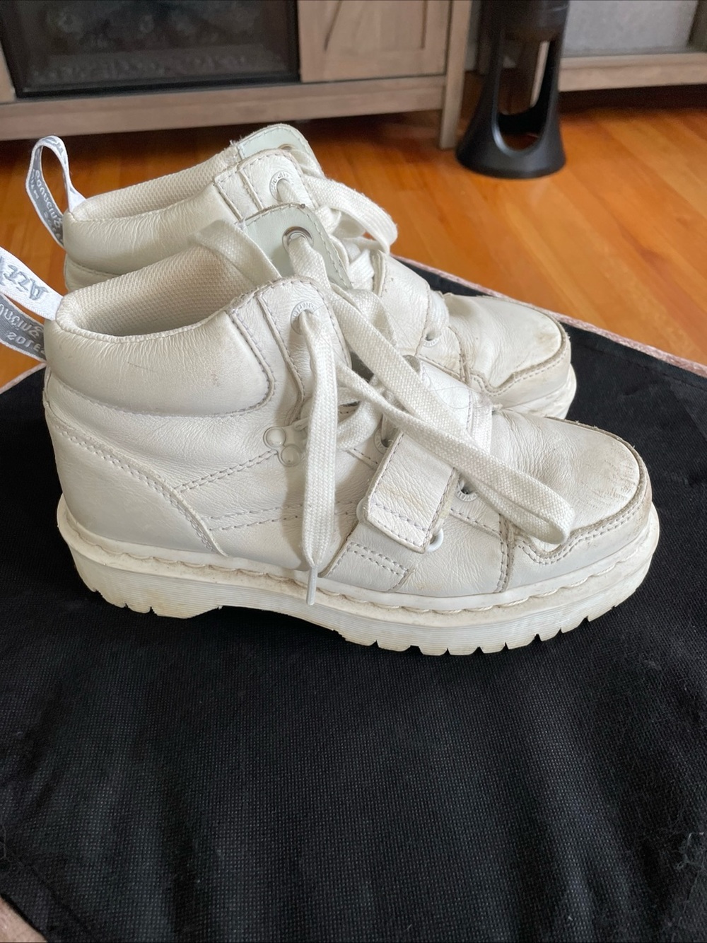 Dr Martens Zuma Mono White Leather Chunky Bex Strap Boots Size UK6 US8 - Picture 2 of 11